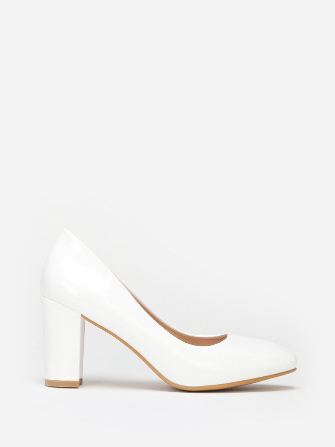 Escarpins blancs vernis à talon carré