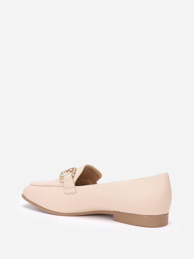 Mocassins beiges à bout carré et mors