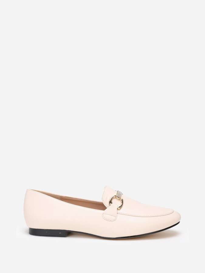 Mocassins beiges à bride chaîne et strass