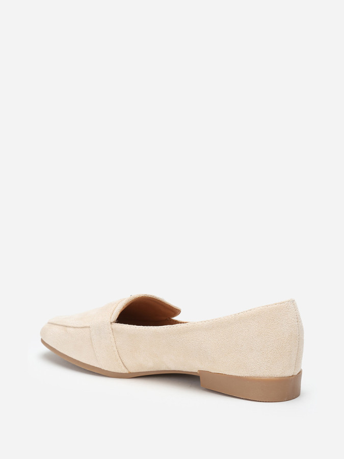 Mocassins beiges en suédine avec boucle à strass