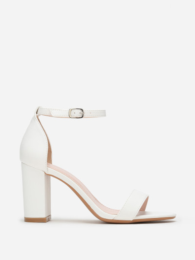 Sandales blanches à bride et talon carrés