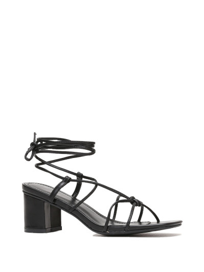 Sandales en simili cuir noir à brides entrelacées