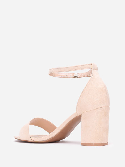 Sandales en simili daim beige à talon carré