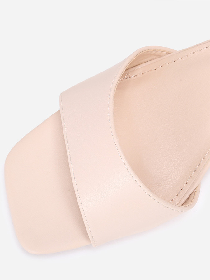 Sandales en simili beiges à talon bloc