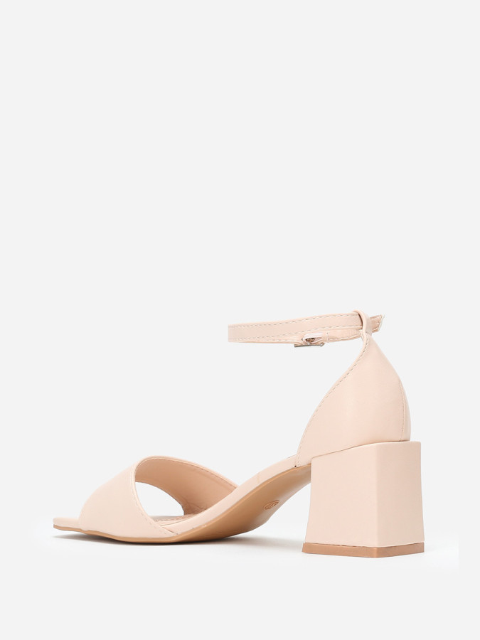 Sandales en simili beiges à talon bloc