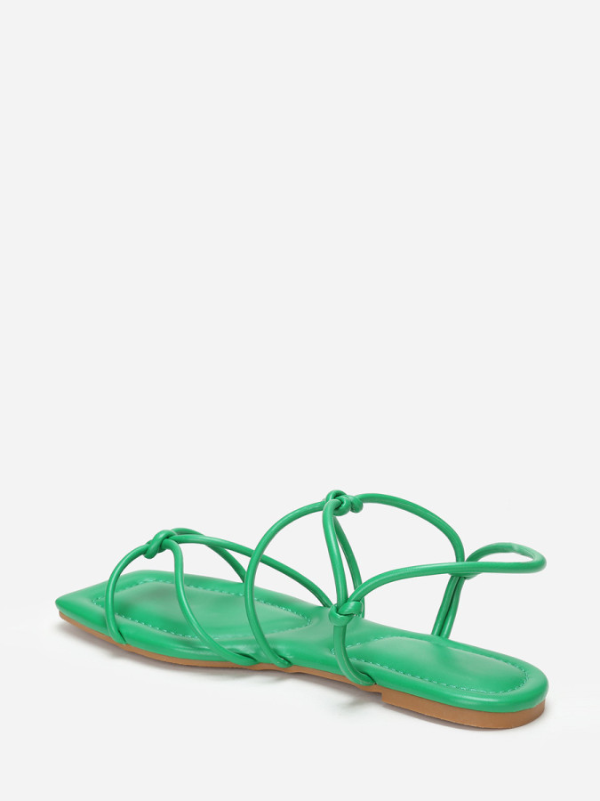 Sandales carrées vertes à fines brides nouées
