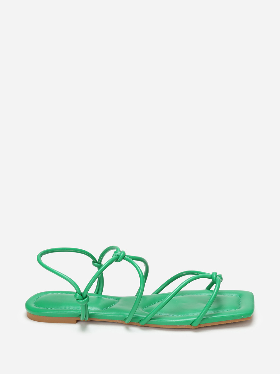 Sandales carrées vertes à fines brides nouées
