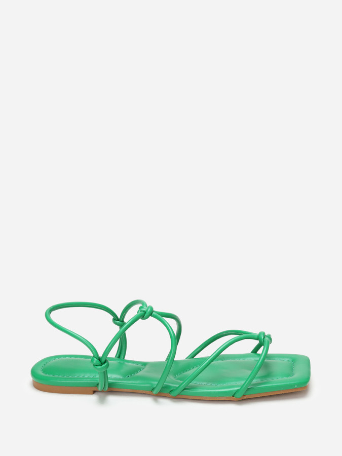 Sandales carrées vertes à fines brides nouées