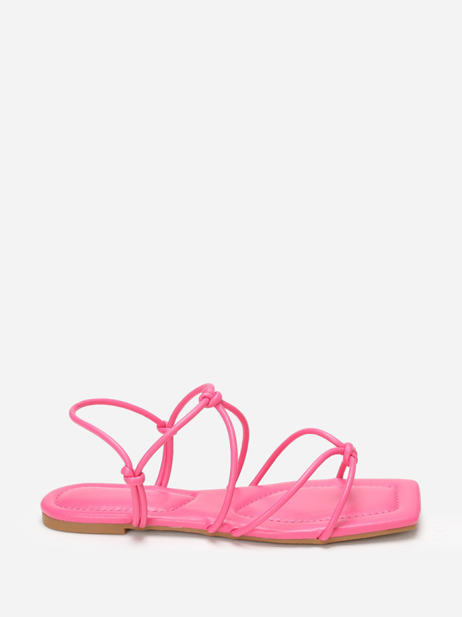Sandales carrées roses à fines brides nouées