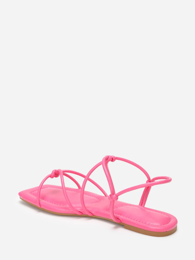 Sandales carrées roses à fines brides nouées