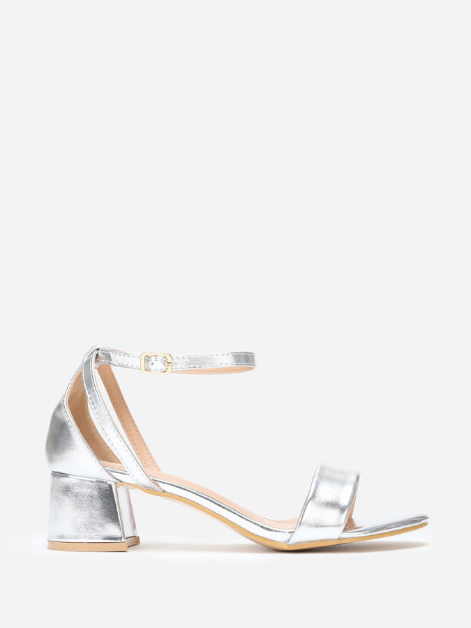 Sandales argentées à talon carré arrondi grandes tailles