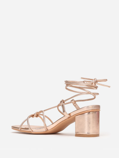 Sandales doré rose à brides entrelacées