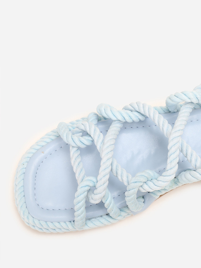Sandales carrées bleues en corde torsadée