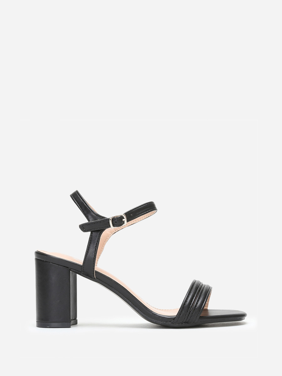 Sandales carrées noires à doubles brides fines