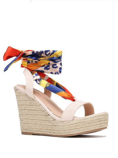 Sandales compensées beiges à ruban satiné et imprimé