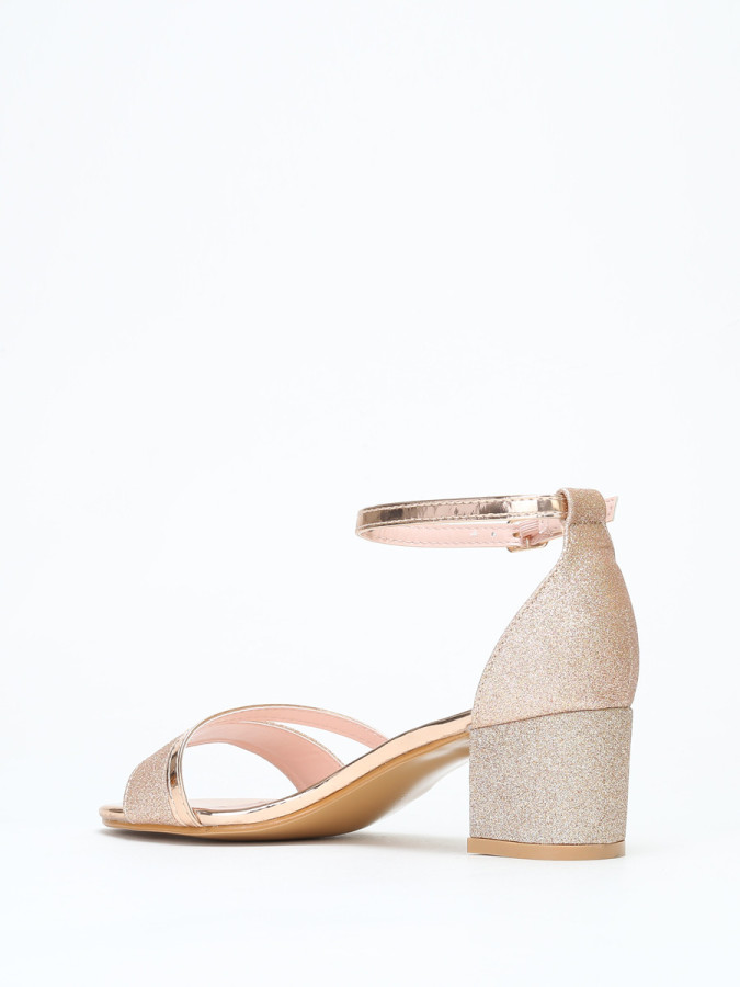 Sandales dorée rose à brides vernies et pailletées