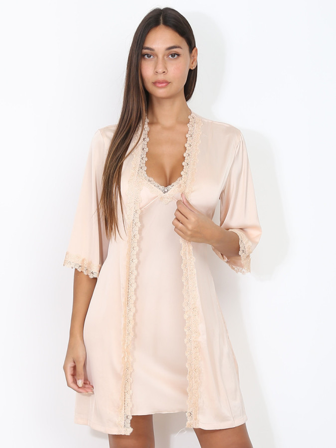 Ensemble nuisette et kimono à dentelle