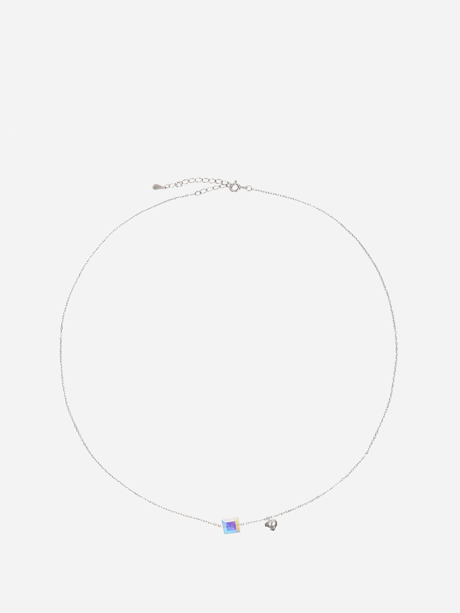 Collier à pendentif pierre carrée