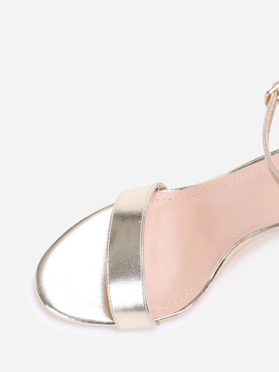 Sandales à talon et double brides