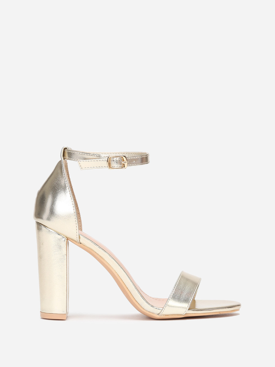 Sandales à talon et double brides