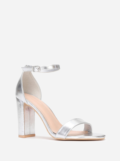 Sandales à talon et double brides