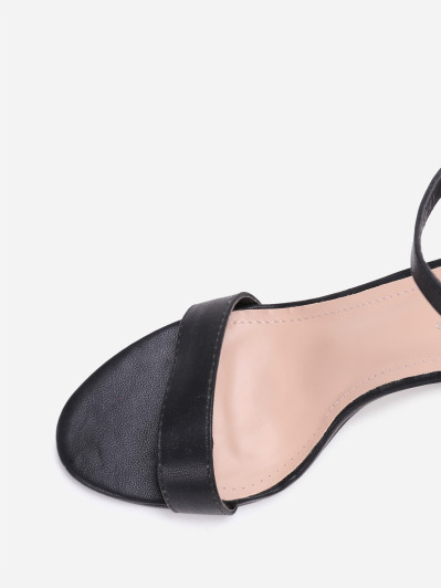 Sandales à talon et double brides