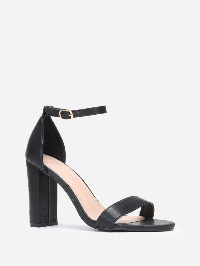 Sandales à talon et double brides