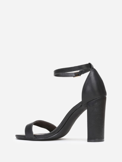 Sandales à talon et double brides