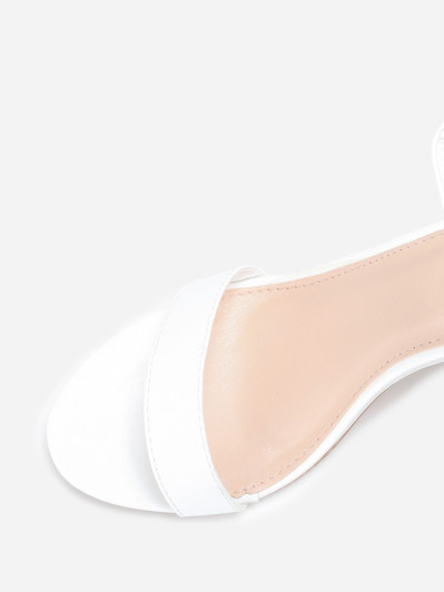 Sandales blanches à foulard satiné imprimé