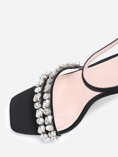 Sandales noires en tissu à strass et talon fin