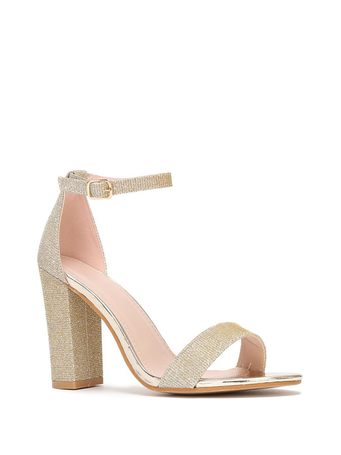 Sandales à paillettes et talon haut