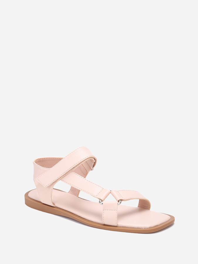 Sandales carrées plates beiges à scratch