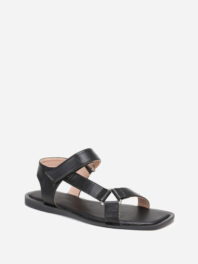 Sandales carrées plates noires à scratch