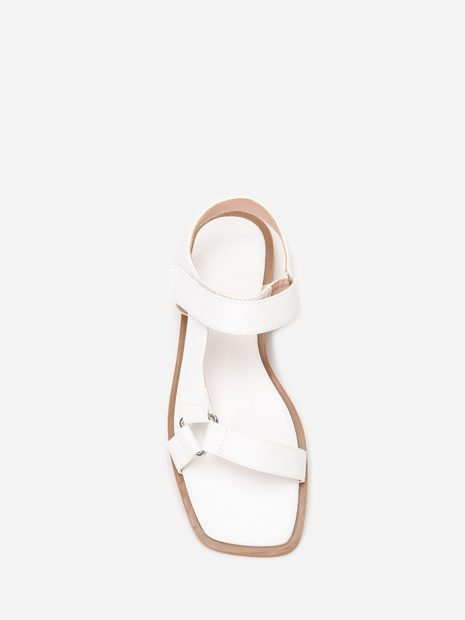 Sandales carrées plates blanches à scratch