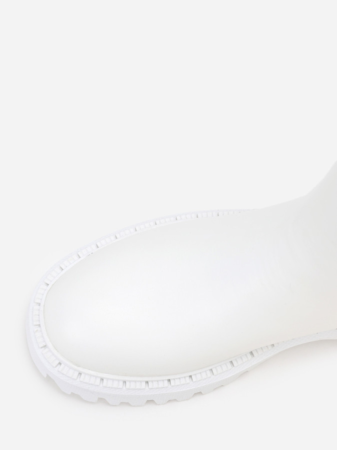 Chelsea hautes blanches à semelle dentée