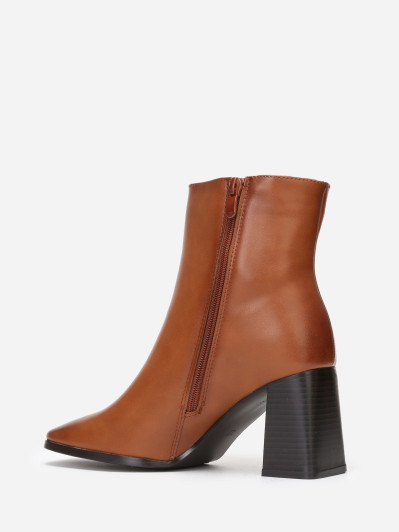 Bottines marron à bout carré et large talon