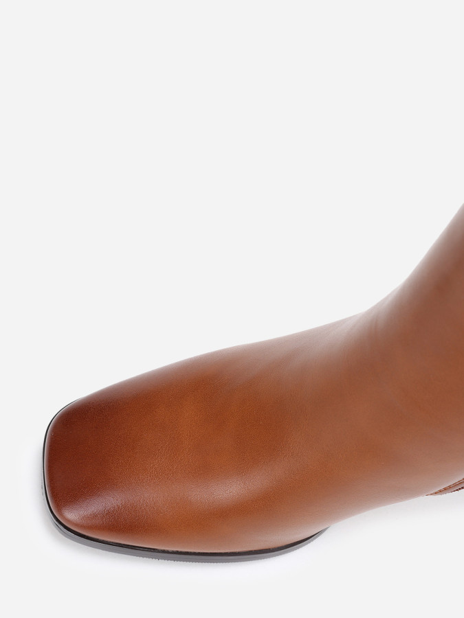Bottines marron à bout carré et large talon