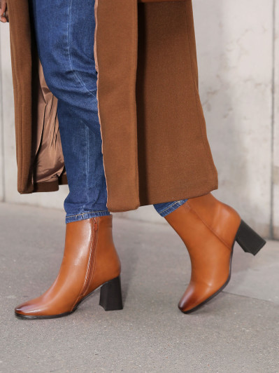 Bottines marron à bout carré et large talon