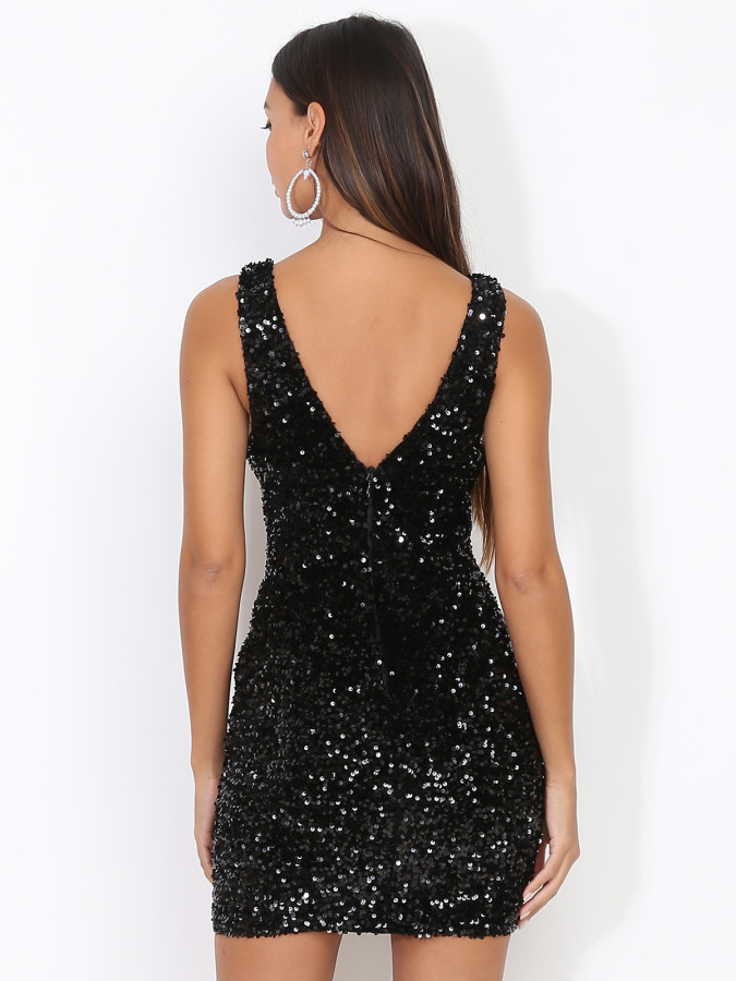Robe à sequins et décolleté v