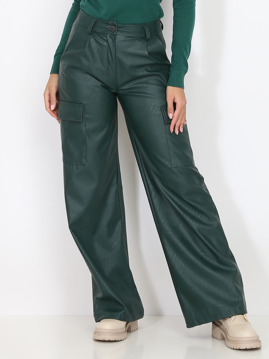 Pantalon cargo évasé en simili
