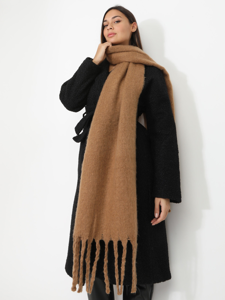 Écharpe duveteuse à franges