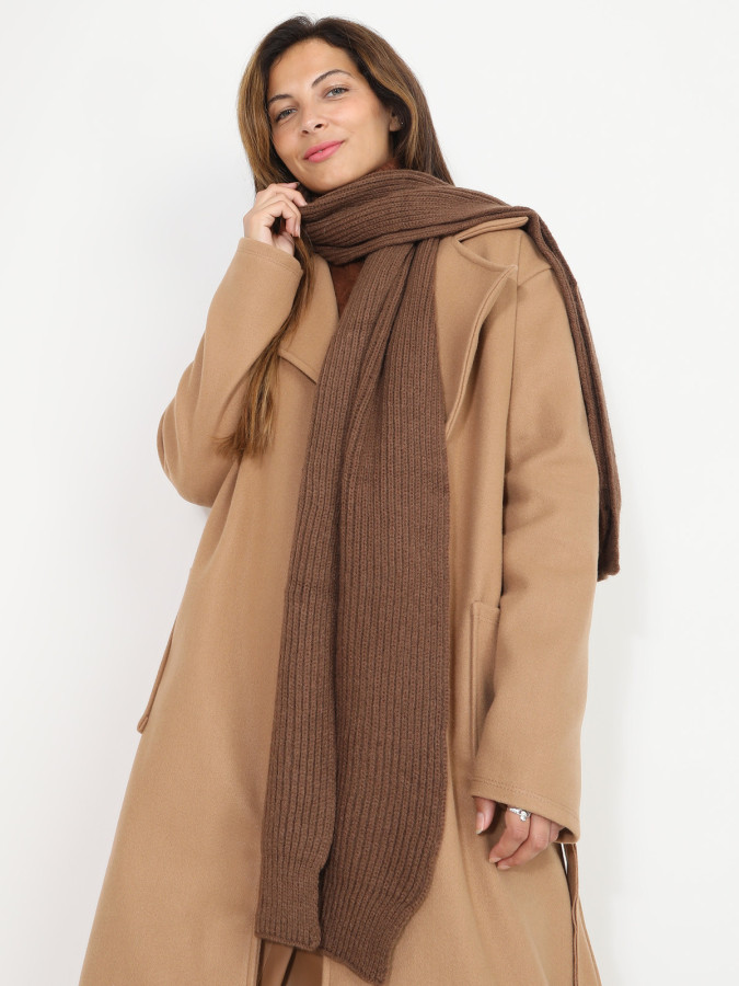 Écharpe en maille épaisse et ajourée