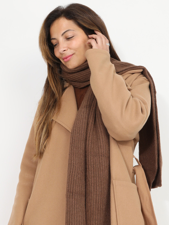 Écharpe en maille épaisse et ajourée