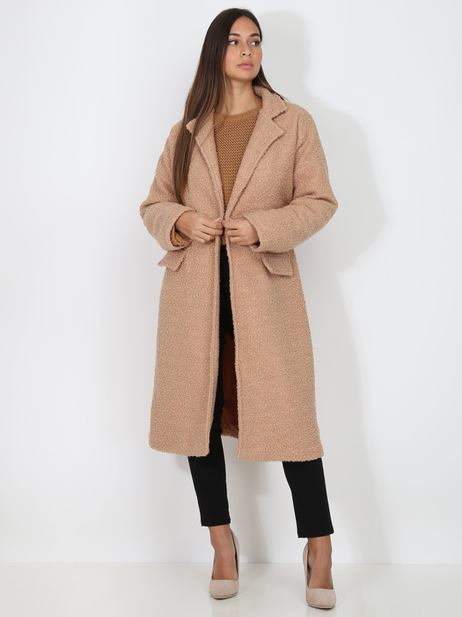 Manteau moutonné et ceinturé