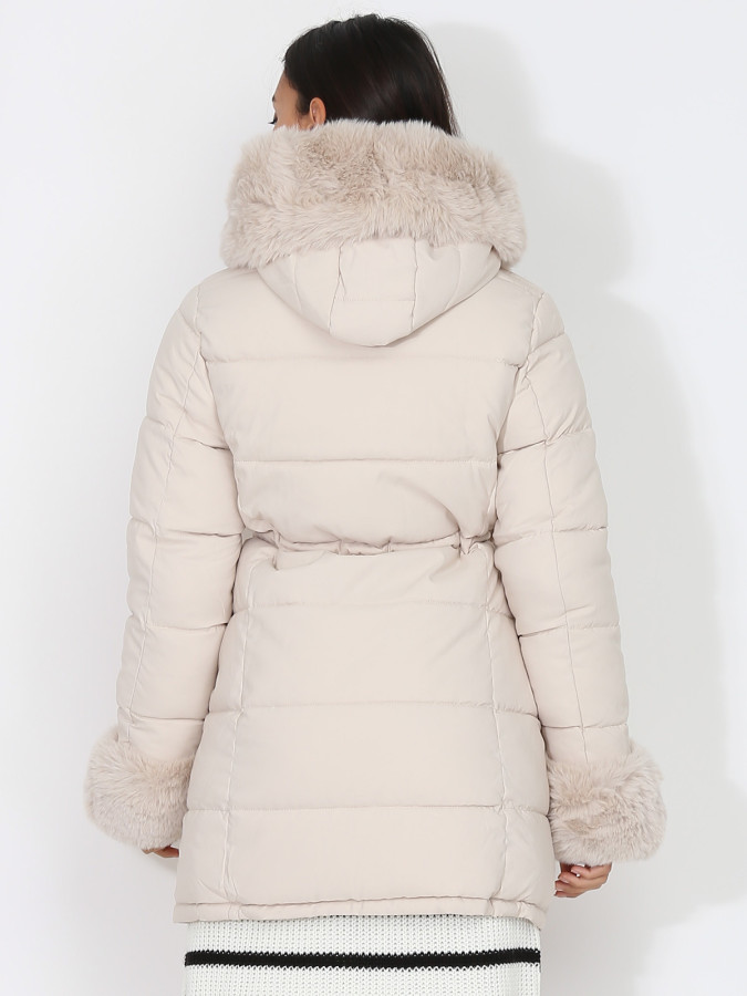 Manteau matelassé à détails fausse fourrure