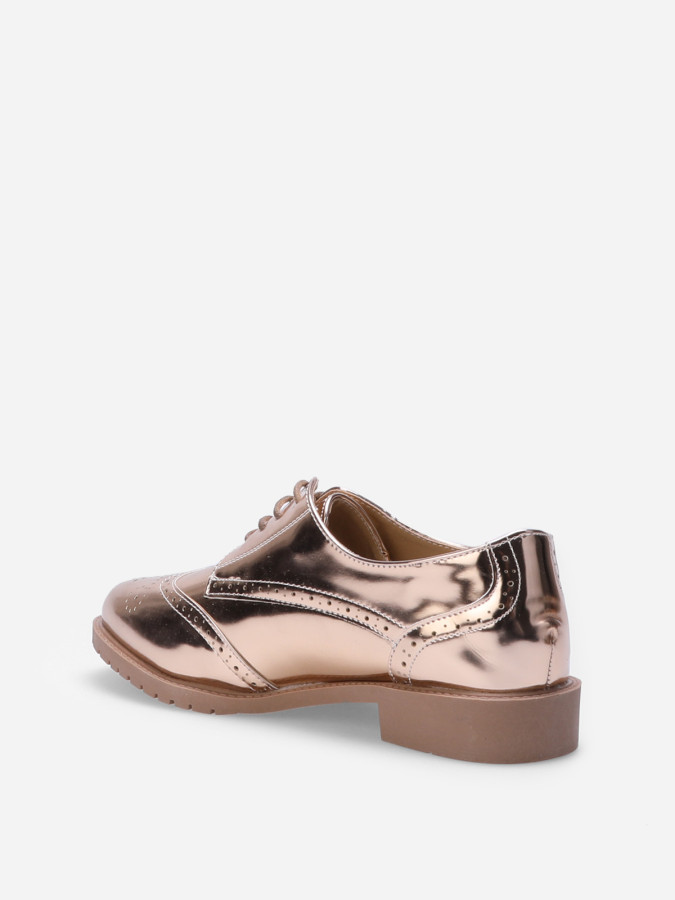 Richelieu vernies à semelle crantée