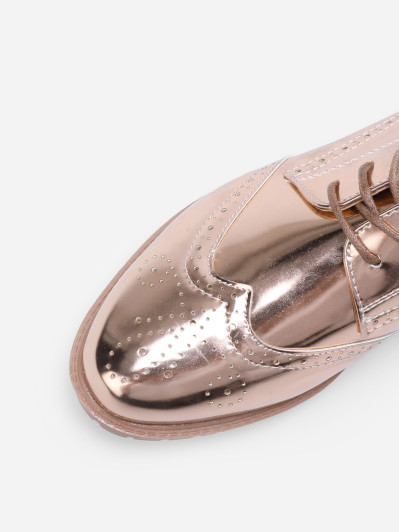 Richelieu vernies à semelle crantée