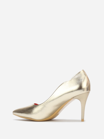 Escarpins asymétriques à talon verni