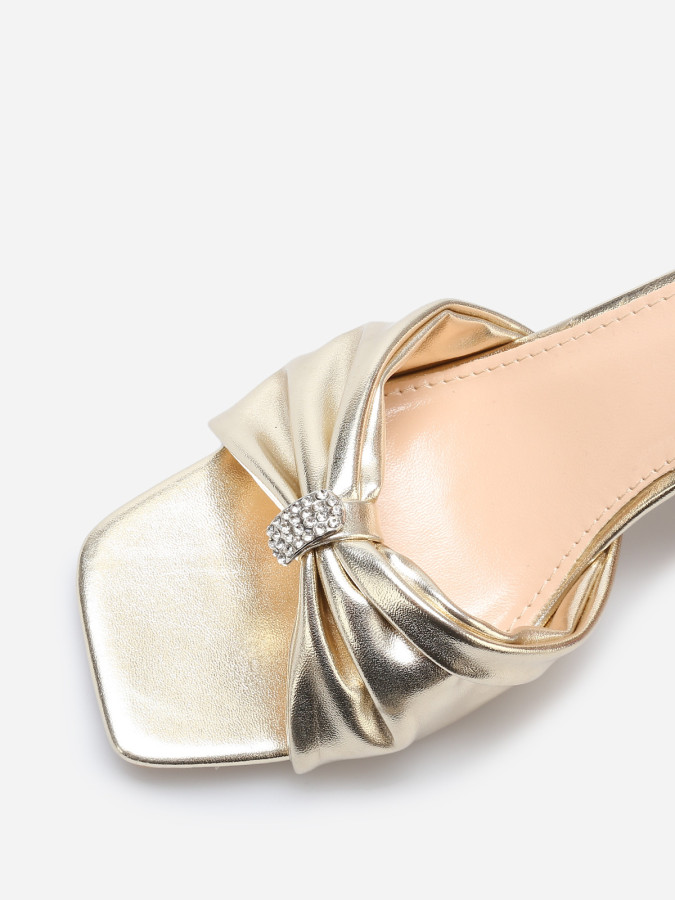 Sandales avec bride noeud à strass