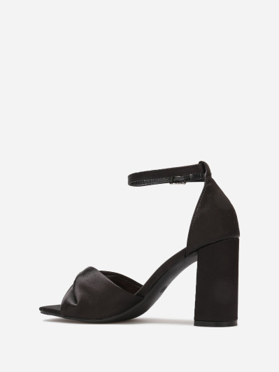 Sandales avec bride noeud à strass